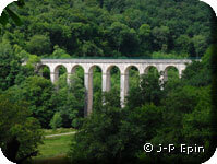 aqueduc de Montreuillon