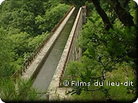 sur l'aqueduc de Montreuillon