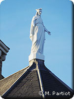 La statue de la vierge